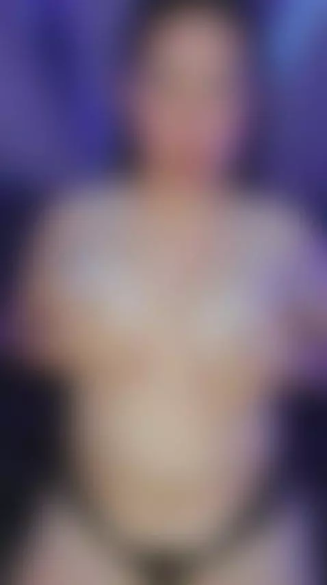 A little horny here... by bellarouxx