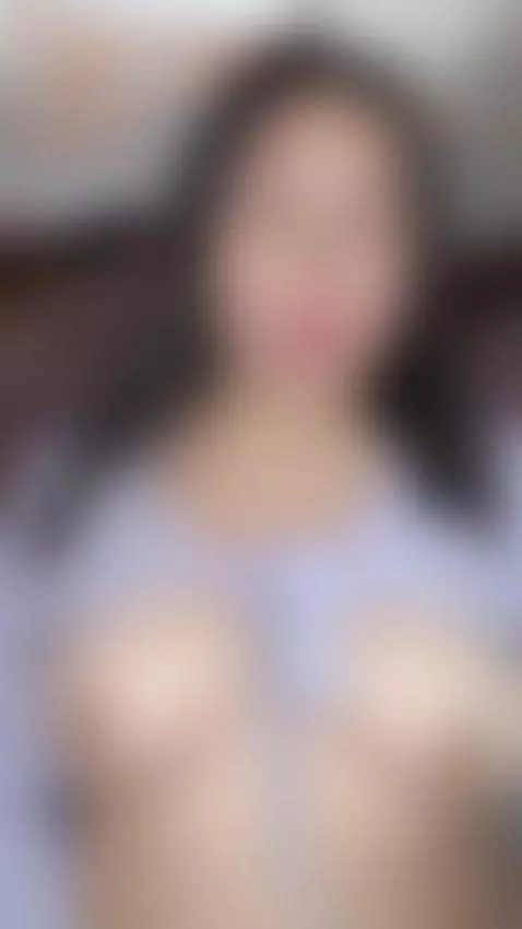 I feel my tits so hot... by bellarouxx