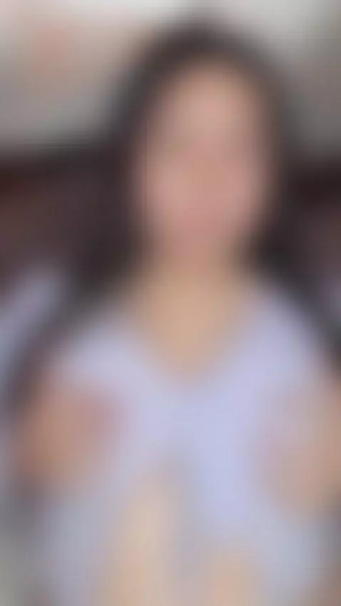 Play with my tits by bellarouxx