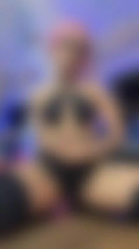 Twerking hot 🔥💥 by bunny-0