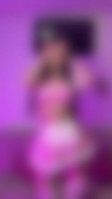 I'm your favorite teenager who lets herself be dominated 😇 by valueedoe