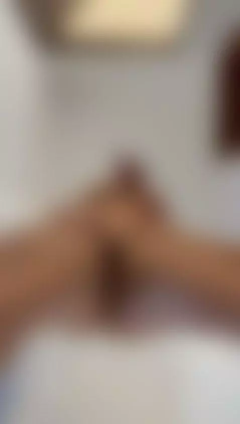 An irresistible view from below 👀✨ by sammyyjoness