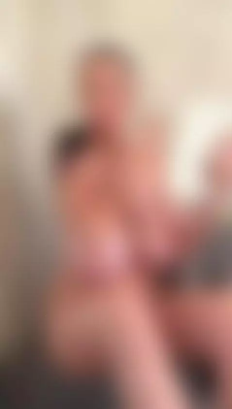 there’s a reason people paused by bustyyemma