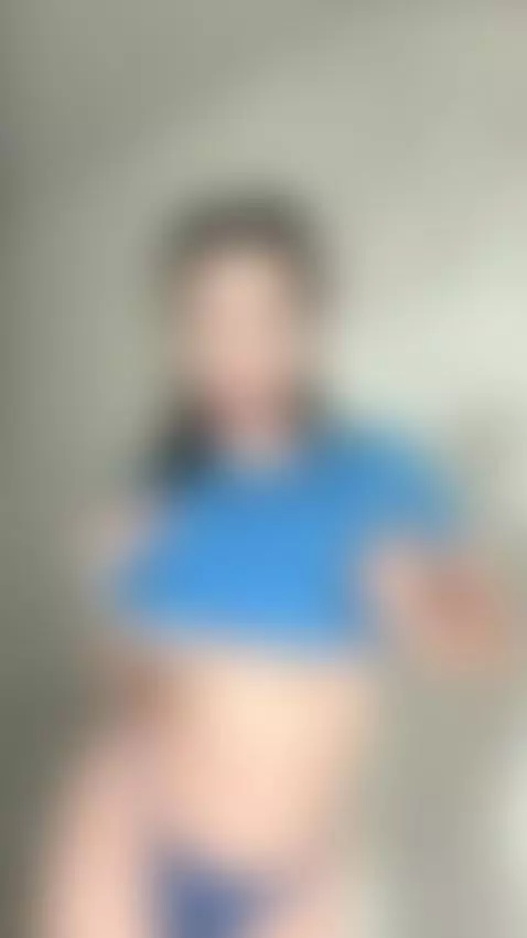 Short tease: naughty moment. Want more? Tap my profile by bustyyemma