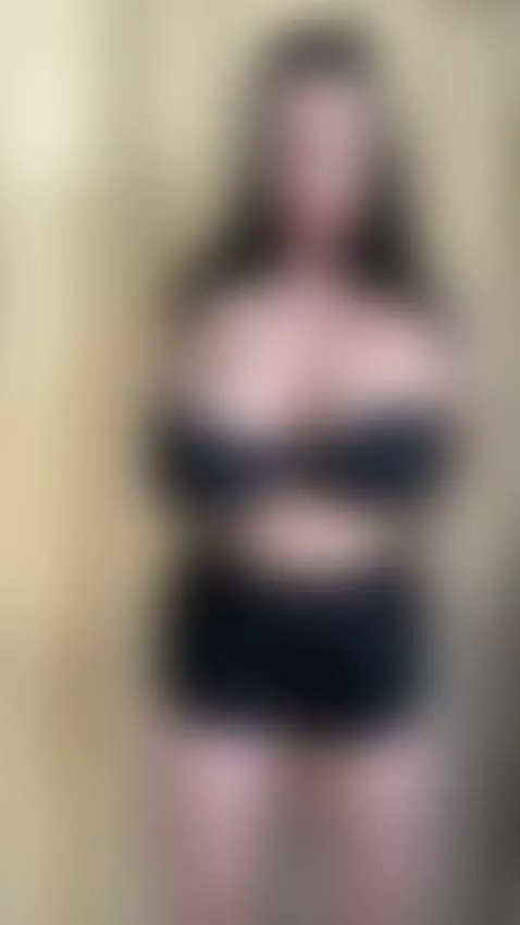 Hot clip — intense and ready. Watch full content on my page by bustyyemma