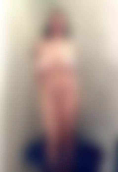 Hello,  play with mommy's tits🔞(Big boobs) by bustyyemma