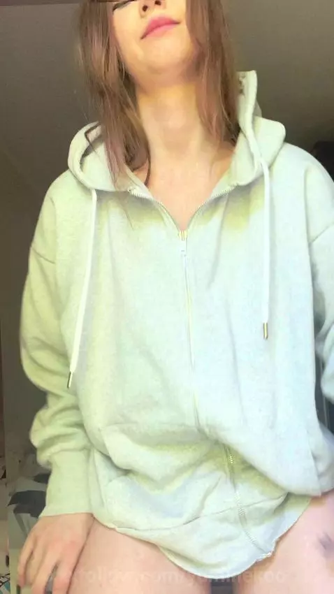 18+ Perky small tits and nude pussy flash. by yuminekoo