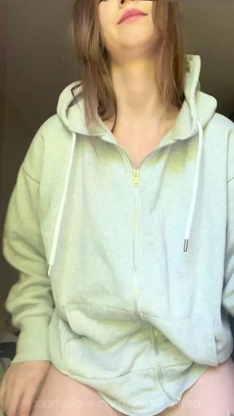 18+ Cute small tits and nude pussy flash. by yuminekoo