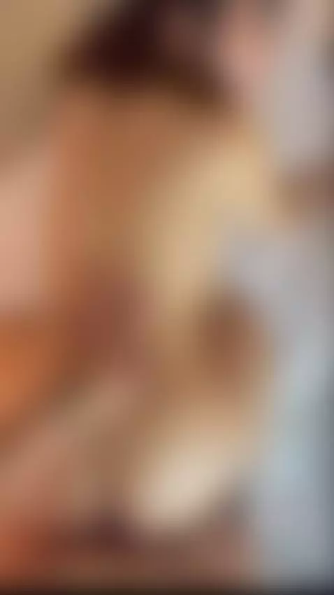 Her pussy is really tight, I want to come inside her 🍆 by cloexbillyy