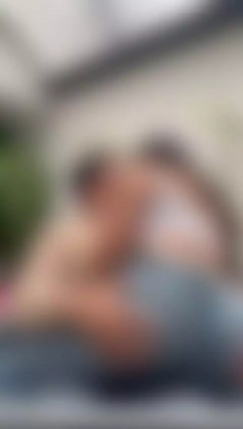 Hot Kiss by cloexbillyy