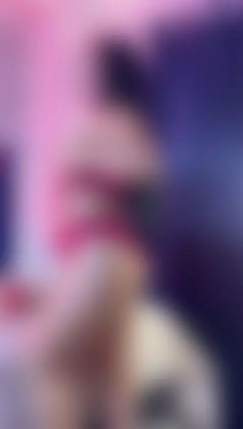 I want you to imagine in your bed, moaning only for you. 💦🍒🍑... by juliethaevanss