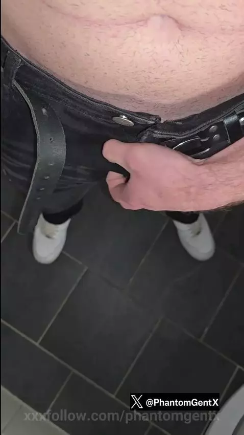 Hot Bulge Rub with Jeans from Gay Dom by phantomgentx