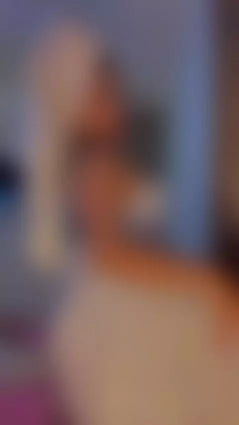 Do you want to see what's under the towel?👀 by anahi-roman