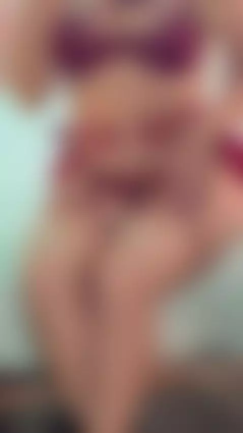 Come and explore my sexy cerpo while you get with your rich ... by karlastorm