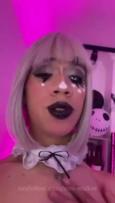 Trick or treat?… I promise you’ll love my naughty side 😜🖤 by eva-walker