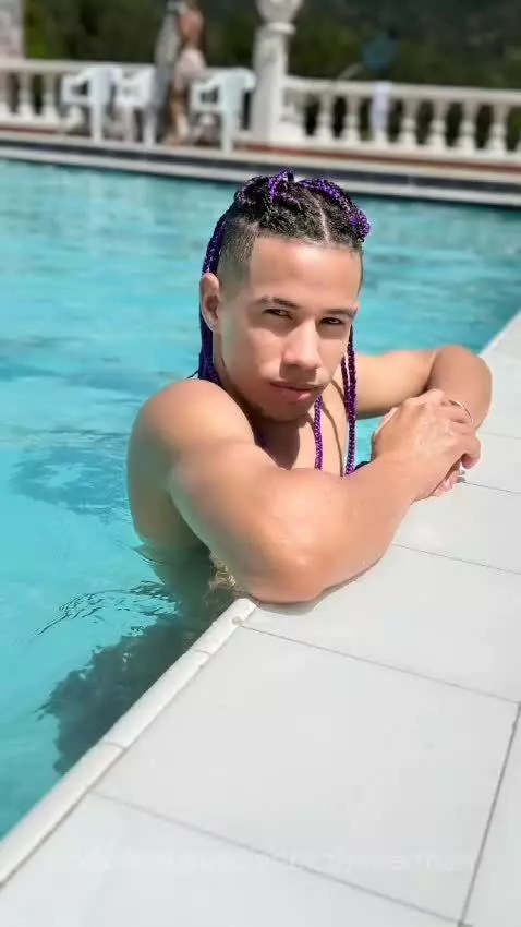 💎 A wild jewel hopes to be discovered ... by erickzhimerman