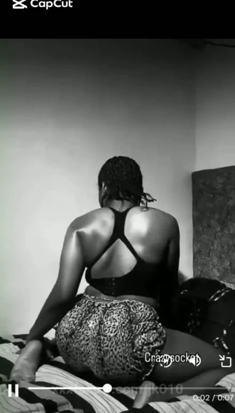 if you know you fuck me like this send drop a comment
fast by jk010