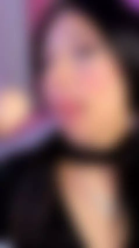 Sweet voice, spicy thoughts. by peytonn-monroe