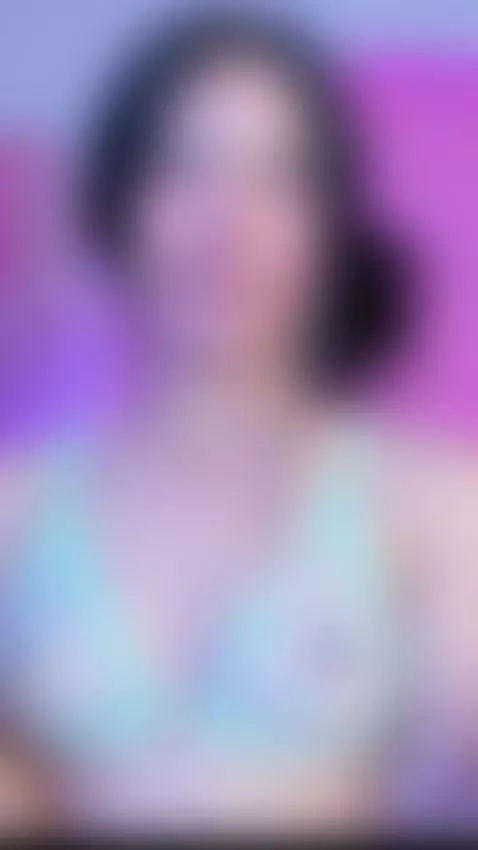 your favorite girl is back by peytonn-monroe