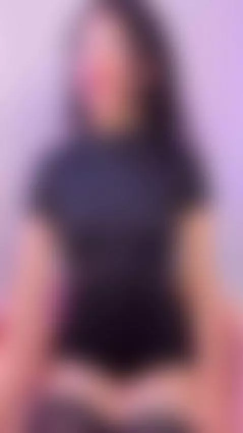 Subtle curves… clear intention. by peytonn-monroe