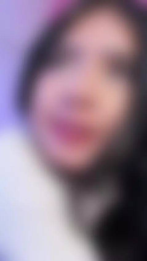 Small… but I know what I’m doing 😉 by peytonn-monroe