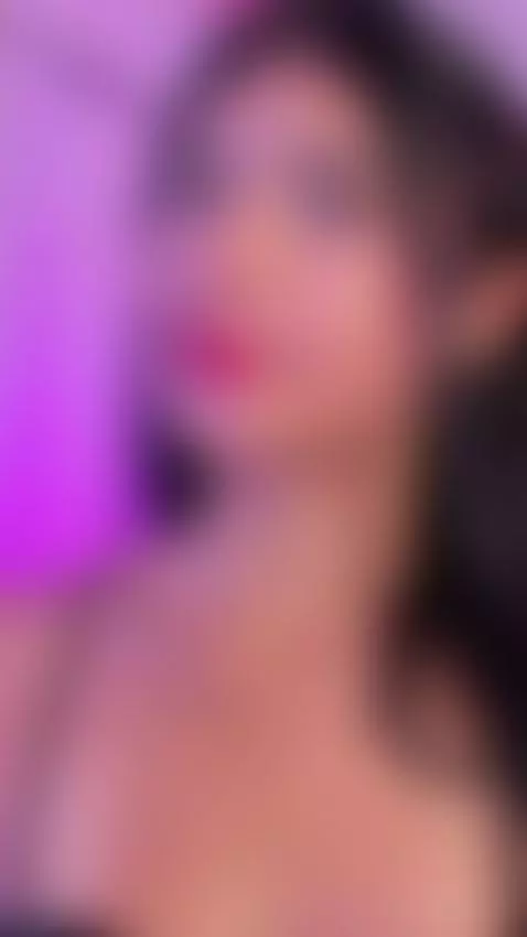 Small… but I know what I’m doing 😉 by peytonn-monroe