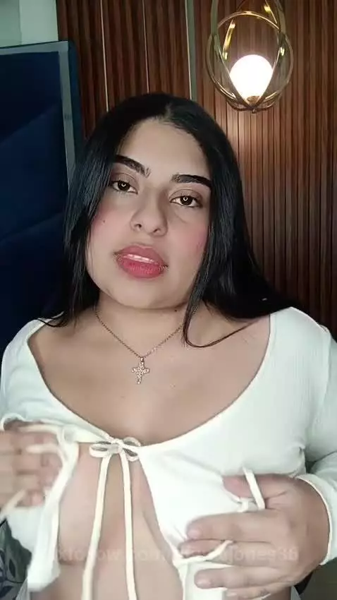 latine, bigpussy, nsfw by tifaniejones36