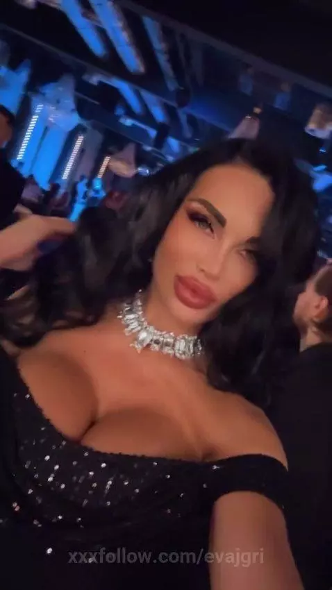 Cute or sexy? by evajgri