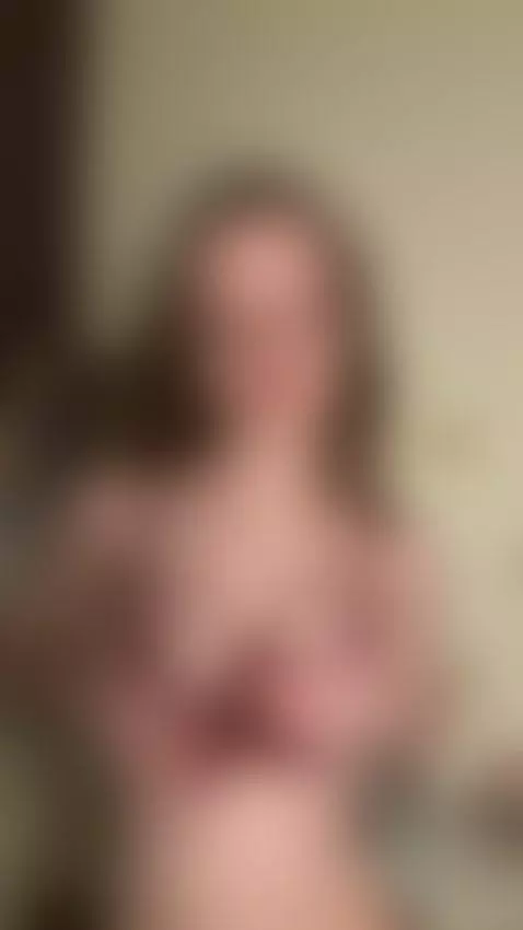 Top's down and a bit of shaking them😈 by tinaprettyy