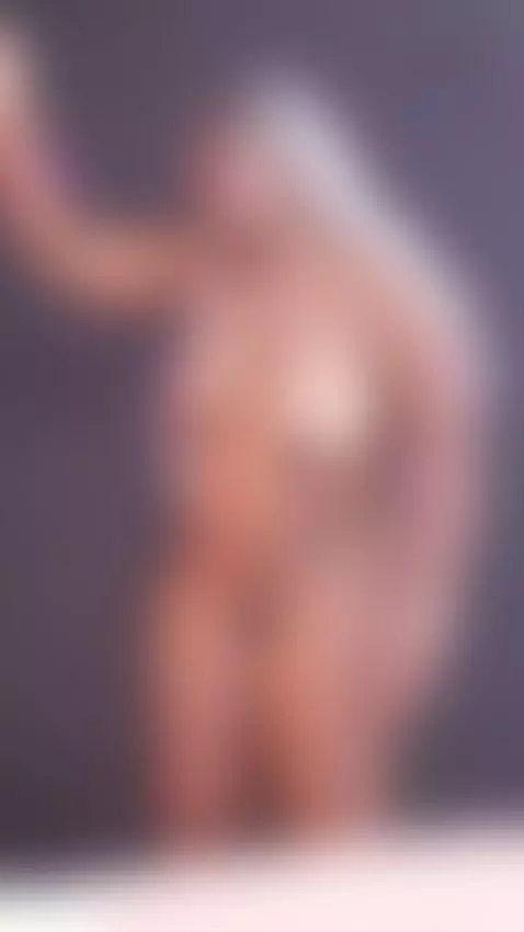 shake tits horny by evatayson