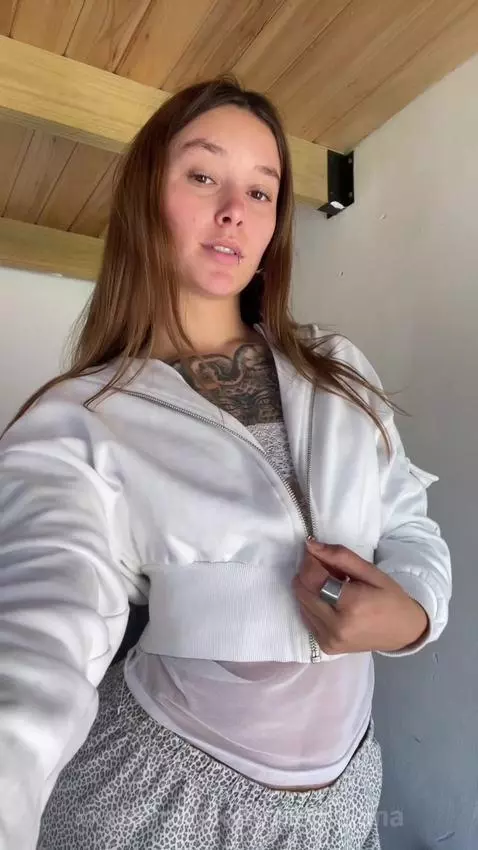 Does my booty shake make you hard? by nicoleluna