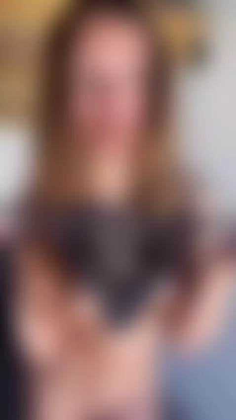 My pretty Latina feet need your attention. 😉 by nicoleluna