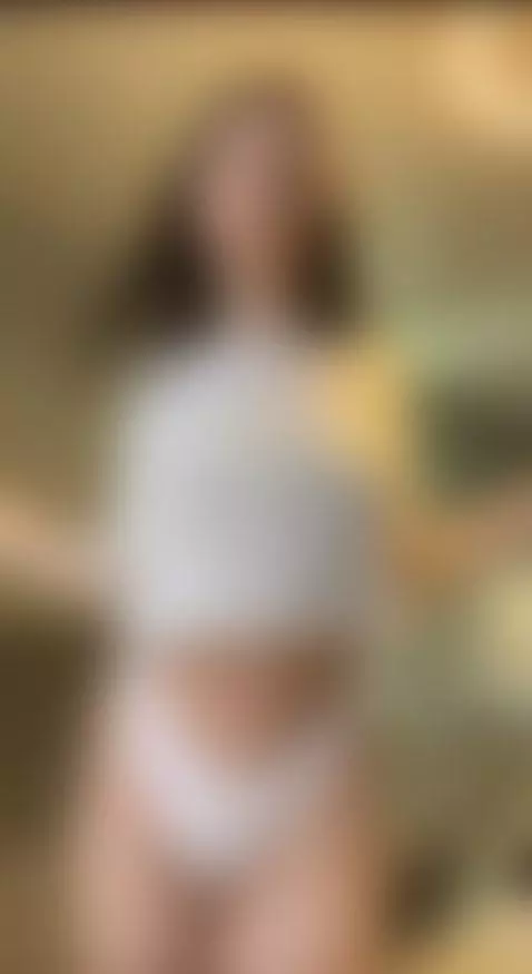 Go to her bio and discover her OF 🌟 by camilamix