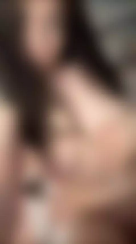 Cool and talented! Follow her through the link in bio 💖 by eliseloops