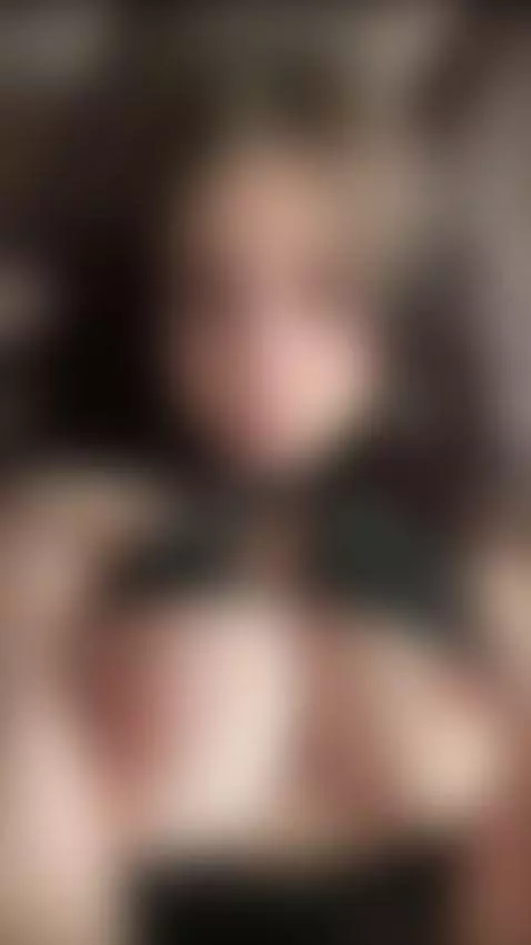 Passionate girl, radiating positivity. Follow the link in bi... by eliseloops