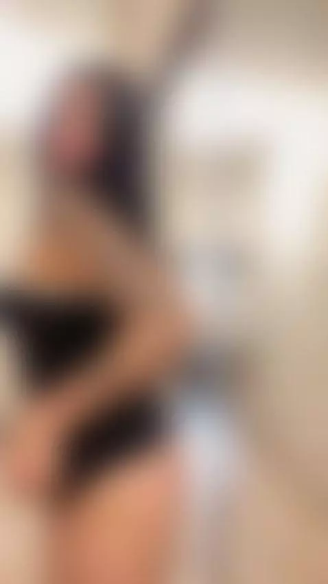 A little peek at the pink you crave.. My OnlyFans has the fu... by lianasss