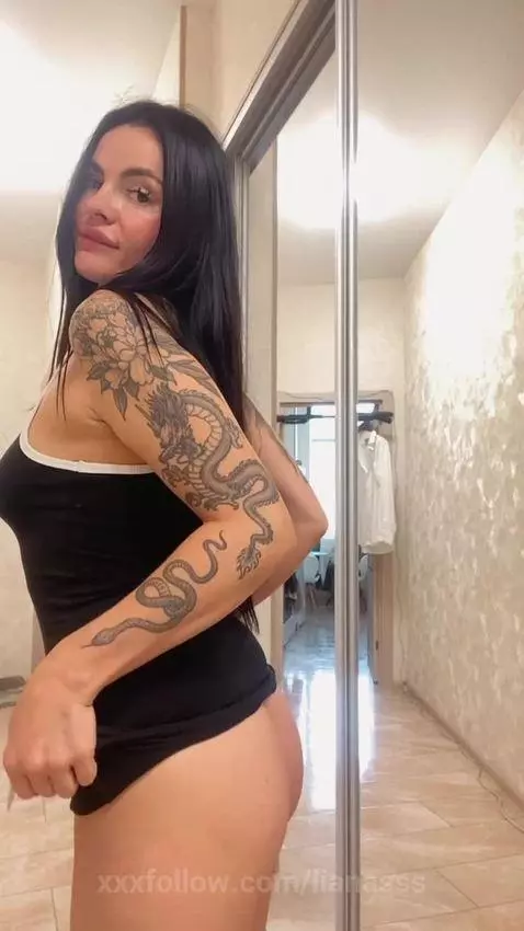 A little peek at the pink you crave.. My OnlyFans has the fu... by lianasss