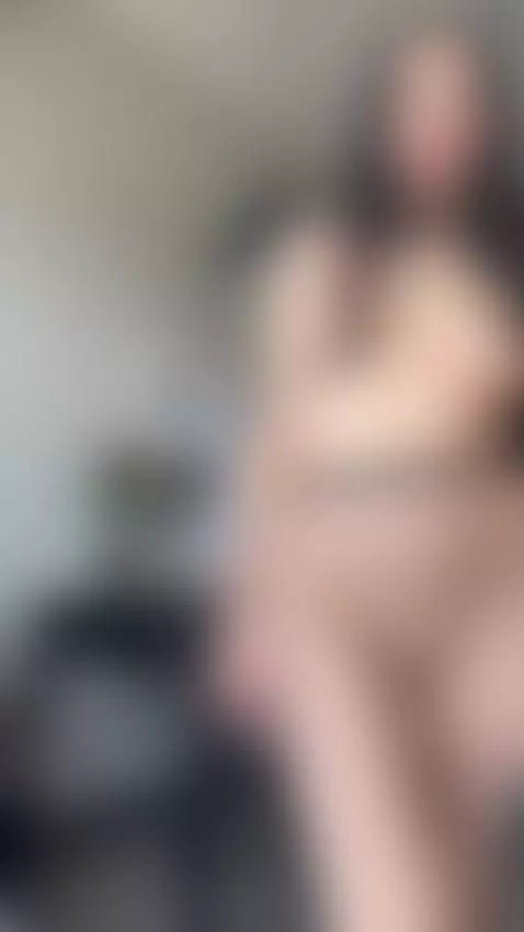 Wet pussy lips so plump & wet they shine bright 👅 Sub OF by lianasss