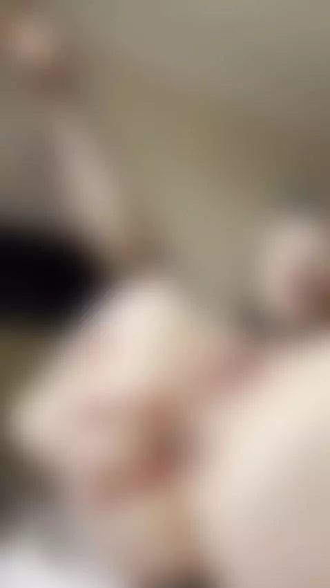 Wet pussy spreads wide as she moans loud by ellaquen