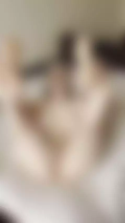 Wet pussy open wide for your cock by ellaquen