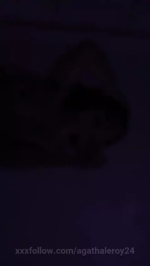 no necesitas una excusa para verme 😉 by agathaleroy24