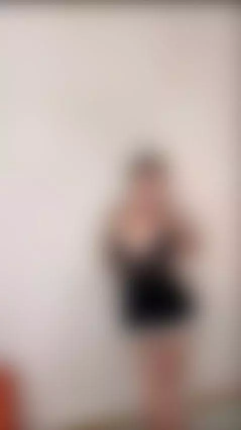 Elegance in motion. More content on her OnlyFans 👑 by veolaaa