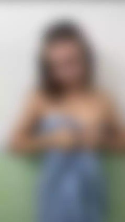 A lovely girl on screen — hit like and subscribe 😘 by veolaaa