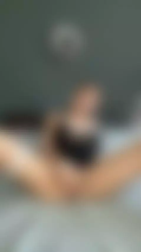 I’ve got a surprise that’ll make you cum 💦 OnlyFans 🎁 by veolaaa