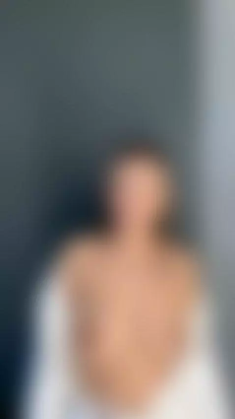 Please don’t just scroll… support me on OnlyFans 🥹 by veolaaa