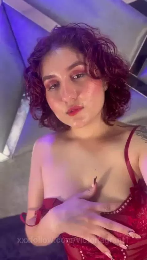 Come suck my breasts like I'm your favorite sweet🍑🍆💦. by victoriagrant1