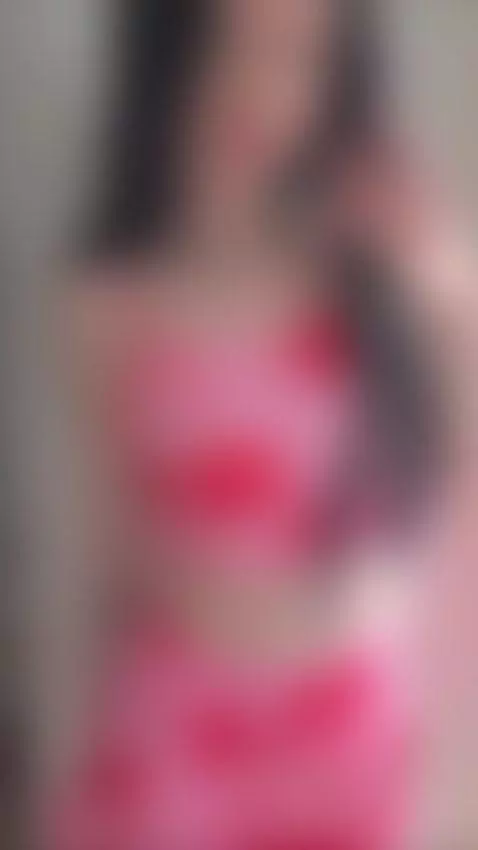 Her looks will definitely appeal to you! 💄 Link in bio. 🔗 by katianabi