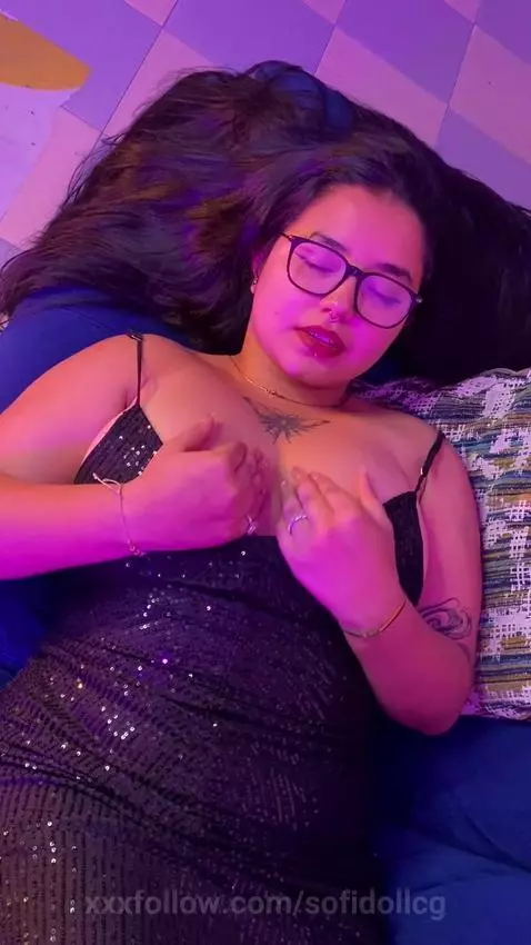 Make me yours on this sofa ♥ by sofidollcg