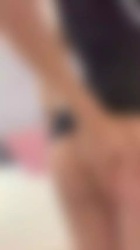 my hot ass wants to be close to you.  I'll wait for you at t... by lizzyqueen