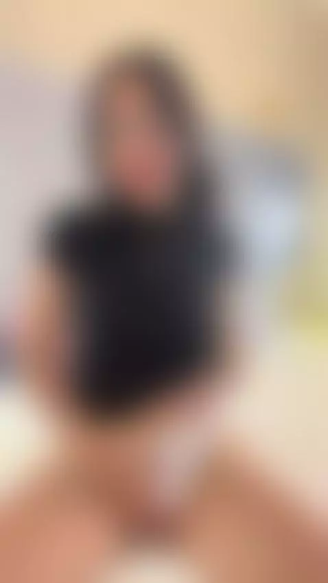 I seduce you with my hot body.  I'll wait for you at the lin... by lizzyqueen